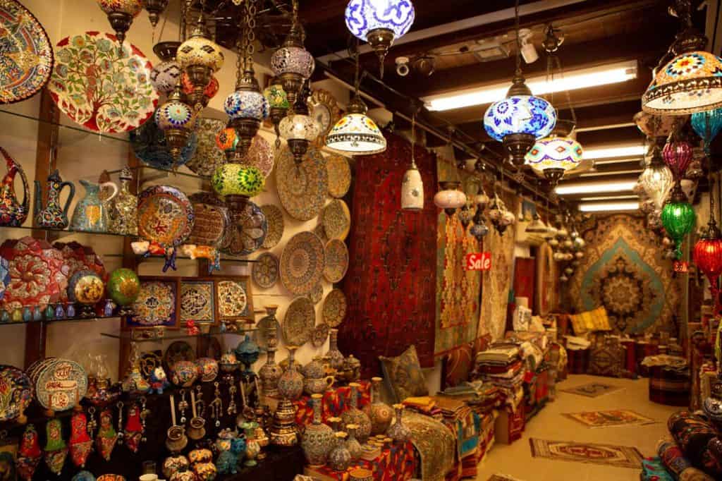 Alborz Carpets & Handicraft